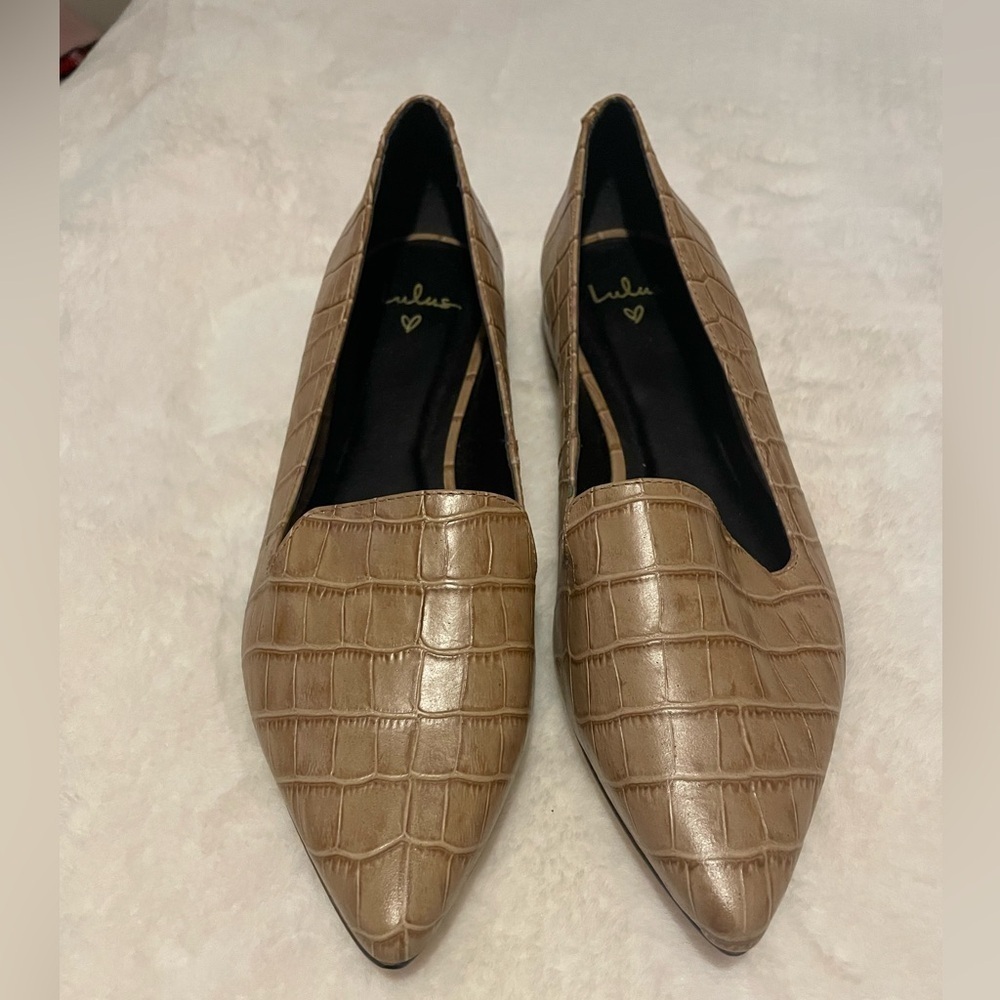 NWOT Lulus Lucah Sand Crocodile Leather Loafers